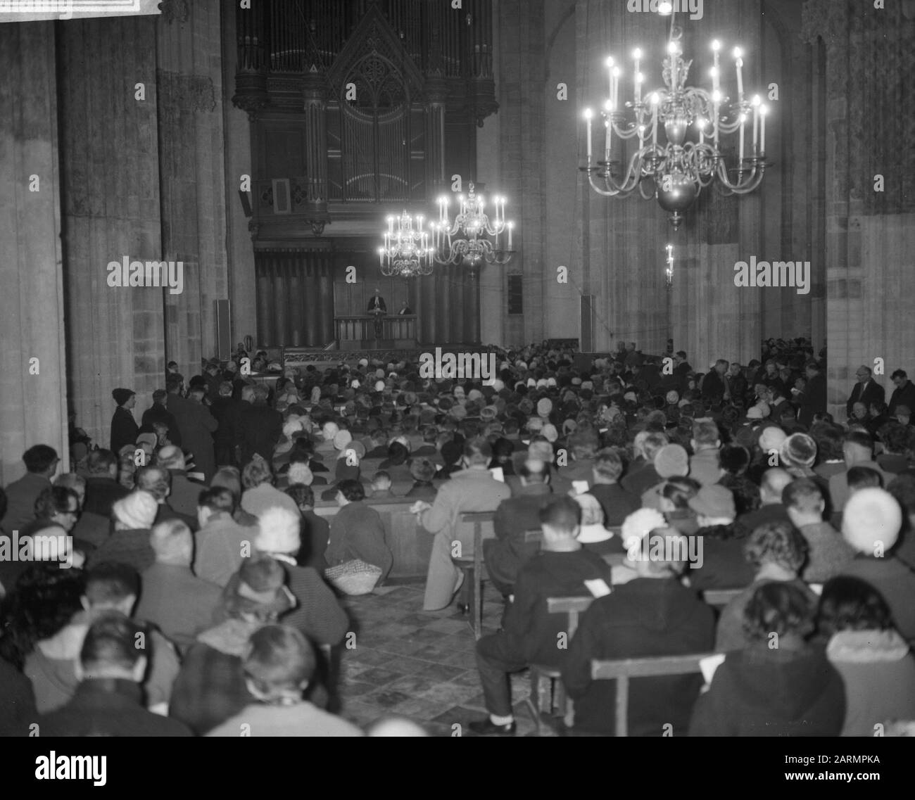 Réunion de prière interéglise à Domkerk (Utrecht). Vue D'Ensemble Date: 9 Janvier 1962 Lieu: Utrecht Mots Clés: Vues D'Ensemble Nom De L'Institution: Domkerk Banque D'Images