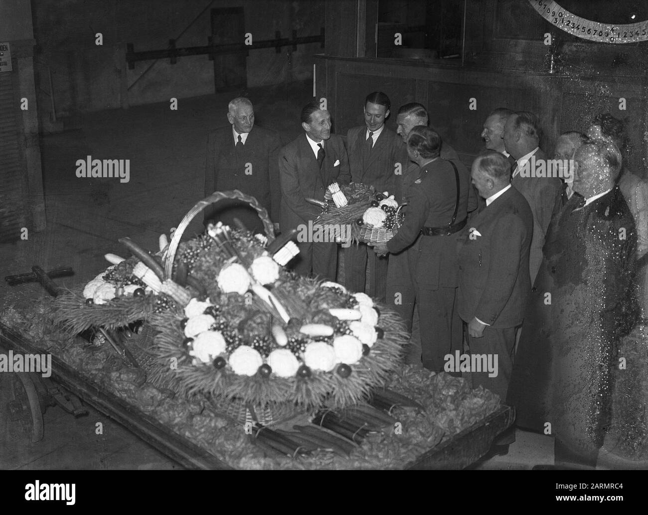 Transfert de légumes O.S. te Poeldijk Date : 29 avril 1948 lieu : Poeldijk Banque D'Images