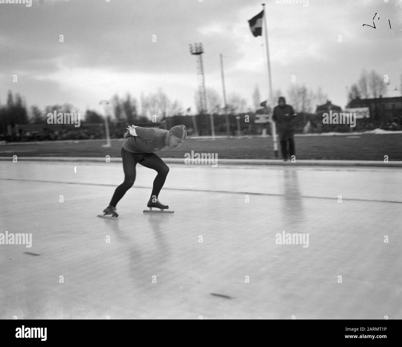 Concours Drielandenenskating au Jaap Eden Track d'Amsterdam. Nillson (Suède) Date : 25 Février 1962 Lieu : Amsterdam, Noord-Holland Mots Clés : Patineurs Nom Personnel : Eden, Jaap Banque D'Images