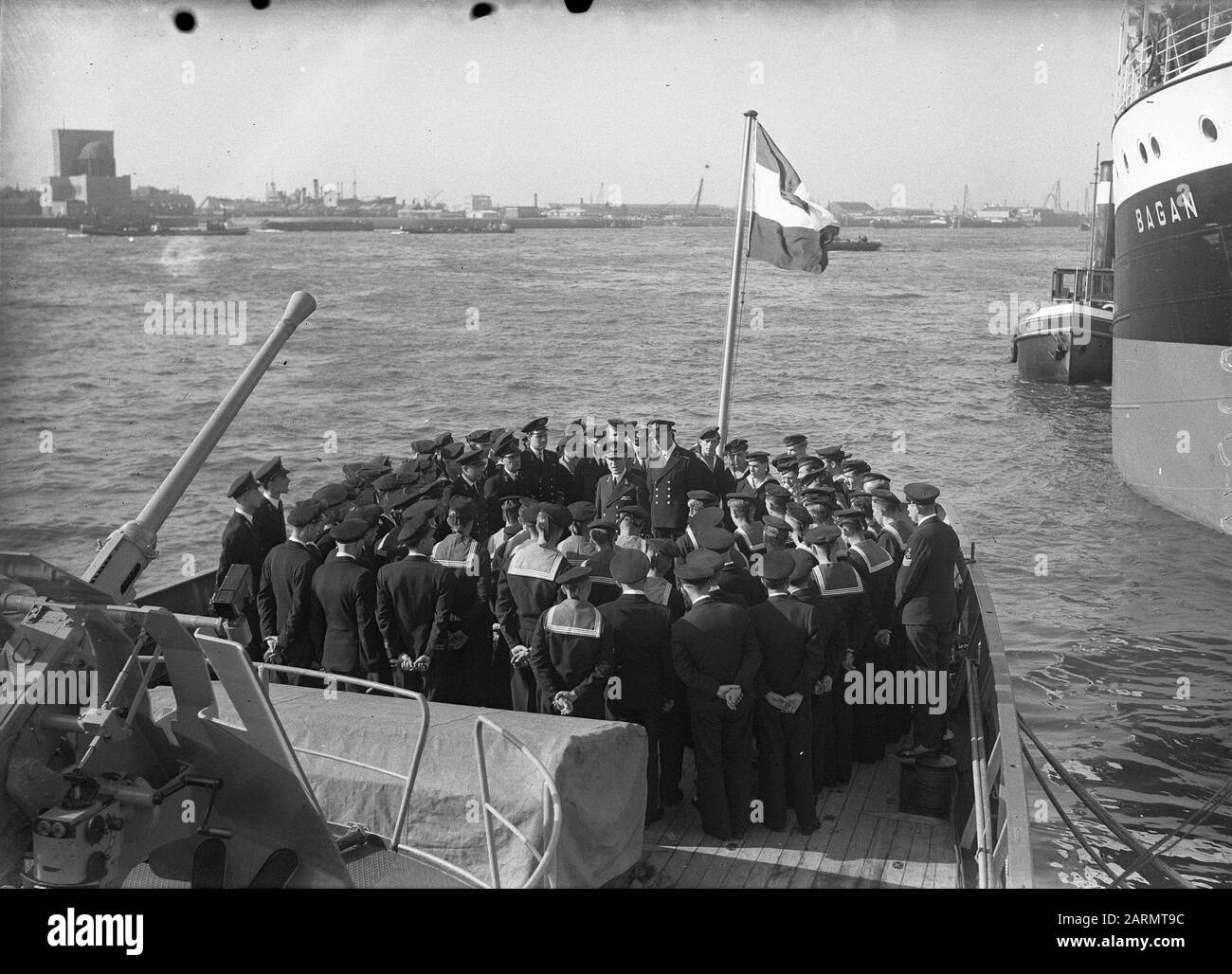 Départ Pieter Florisz et Abraham van der Hulst Date : 15 septembre 1947 mots clés : départ Nom du personnage : Abraham van der Hulst, HM Pieter Florisz Banque D'Images