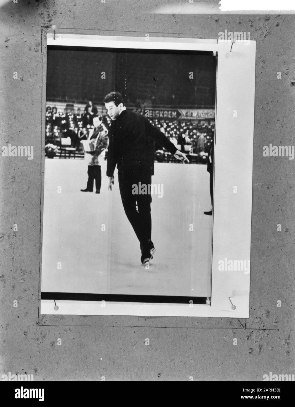 Championnats du monde d'art à Dortmund, Schnelldorfer durant les figures obligatoires Date : 26 février 1964 lieu : Dortmund mots clés : lutte contre l'art, championnats du monde Banque D'Images