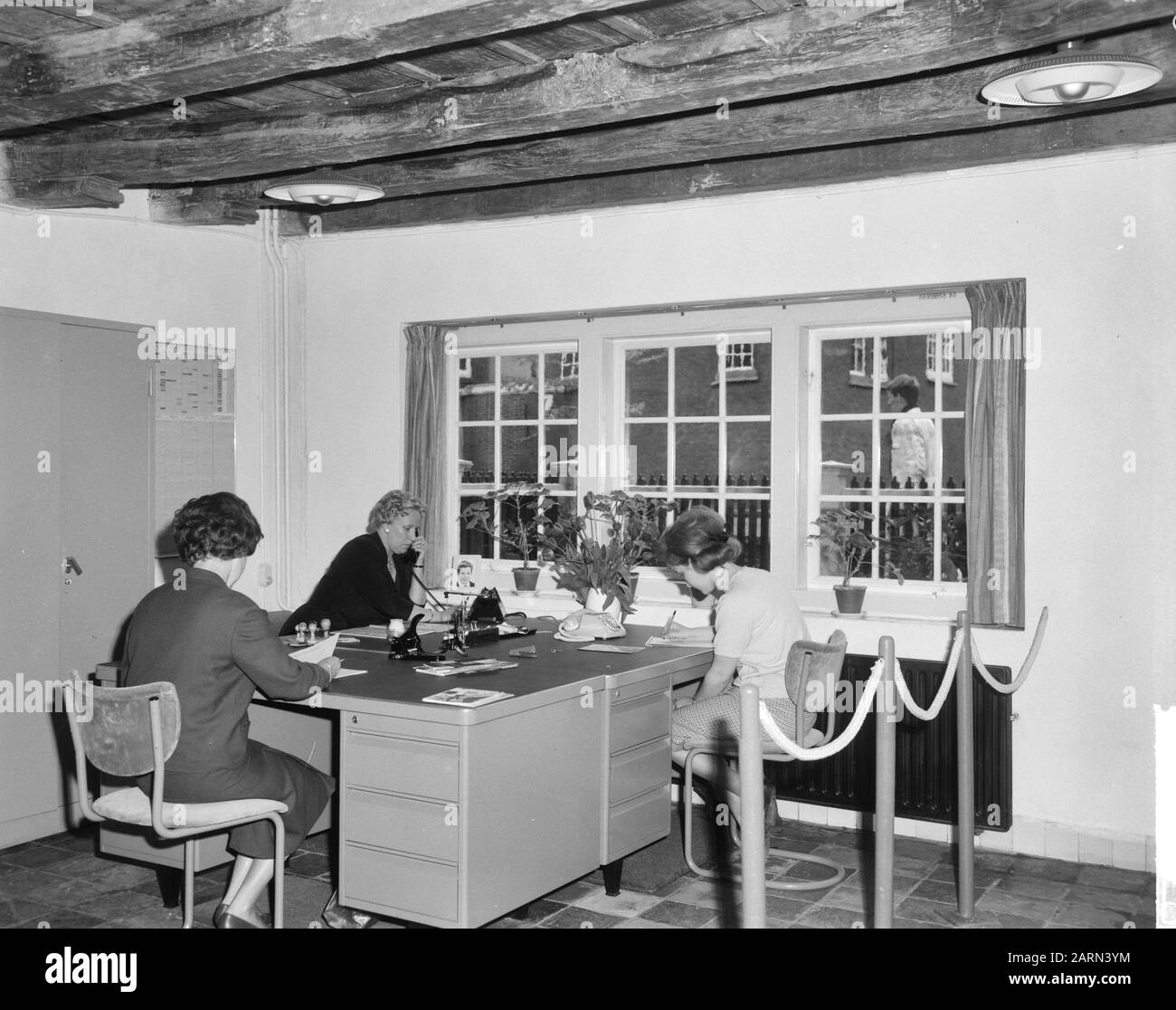 Extérieur de Het Houten Huys dans lequel la Commission Fondation pour l'information sur les ménages et la famille sera située à Amsterdam, intérieur Date: 11 mai 1964 lieu: Amsterdam, Noord-Holland Banque D'Images