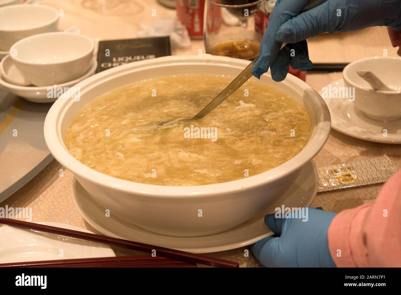 Restaurant chinois, soupe de nid d'oiseaux, Hong Kong, Chine. Banque D'Images