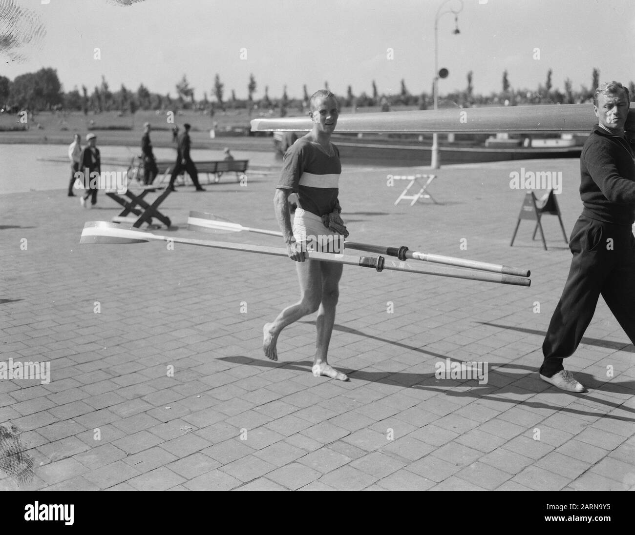 Championnats d'aviron européens hommes, photos d'équipe pour les matchs, divers participants Date : 26 août 1954 mots clés : labour, Championnats d'aviron, participants Banque D'Images