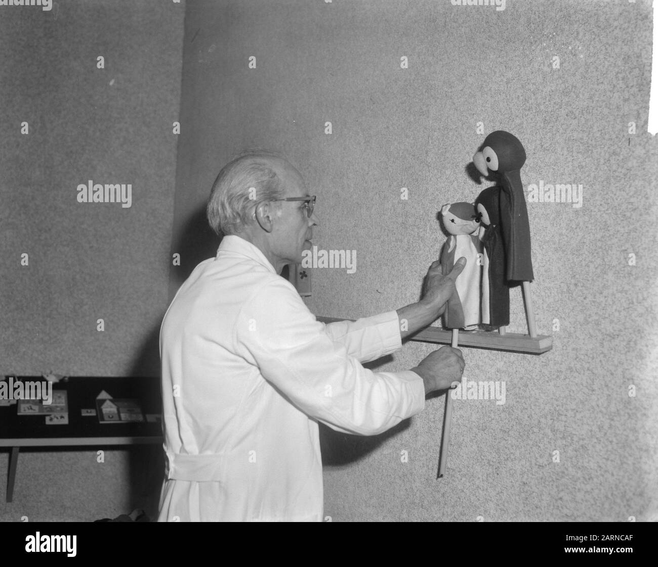 Exposition pièce pour enfant au Musée Stedelijk, pendant l'ameublement Date : 20 mars 1965 mots clés : musées, expositions Banque D'Images