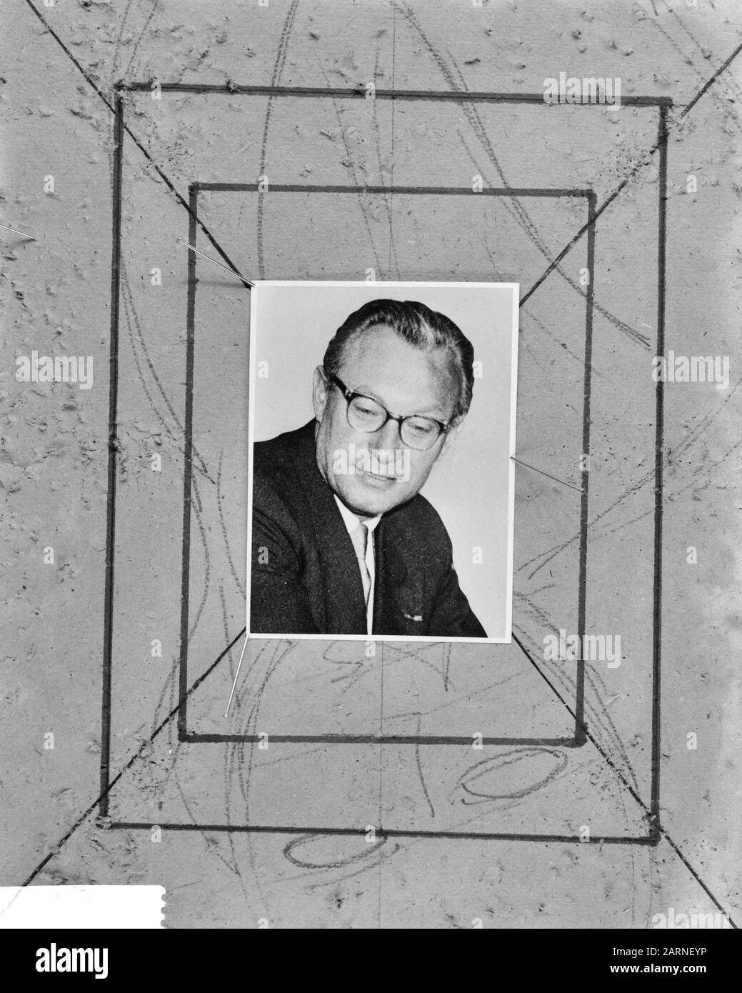 Drs. G. Brouwers (Secrétaire général aux affaires économiques) Annotation : Repronegative Date : 26 janvier 1966 mots clés : fonctionnaires, portraits, secrétaires généraux Nom personnel : Brouwers, G. Banque D'Images