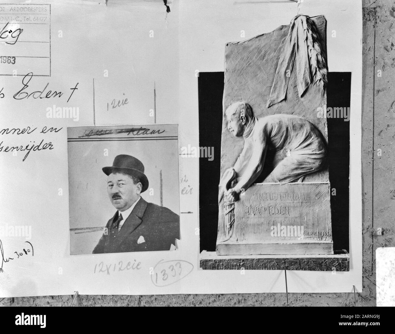 Jaap Eden et statue Jaap Eden, patineuse, cycliste Annotation: Le monument de la tombe de Hett est après un dessin du sculpteur August Falise et peut être trouvé au Cimetière général, Kleverlaan à Haarlem. Date: 13 octobre 1967 mots clés: Images, patineurs, cyclistes Nom personnel: Eden, Jaap Banque D'Images