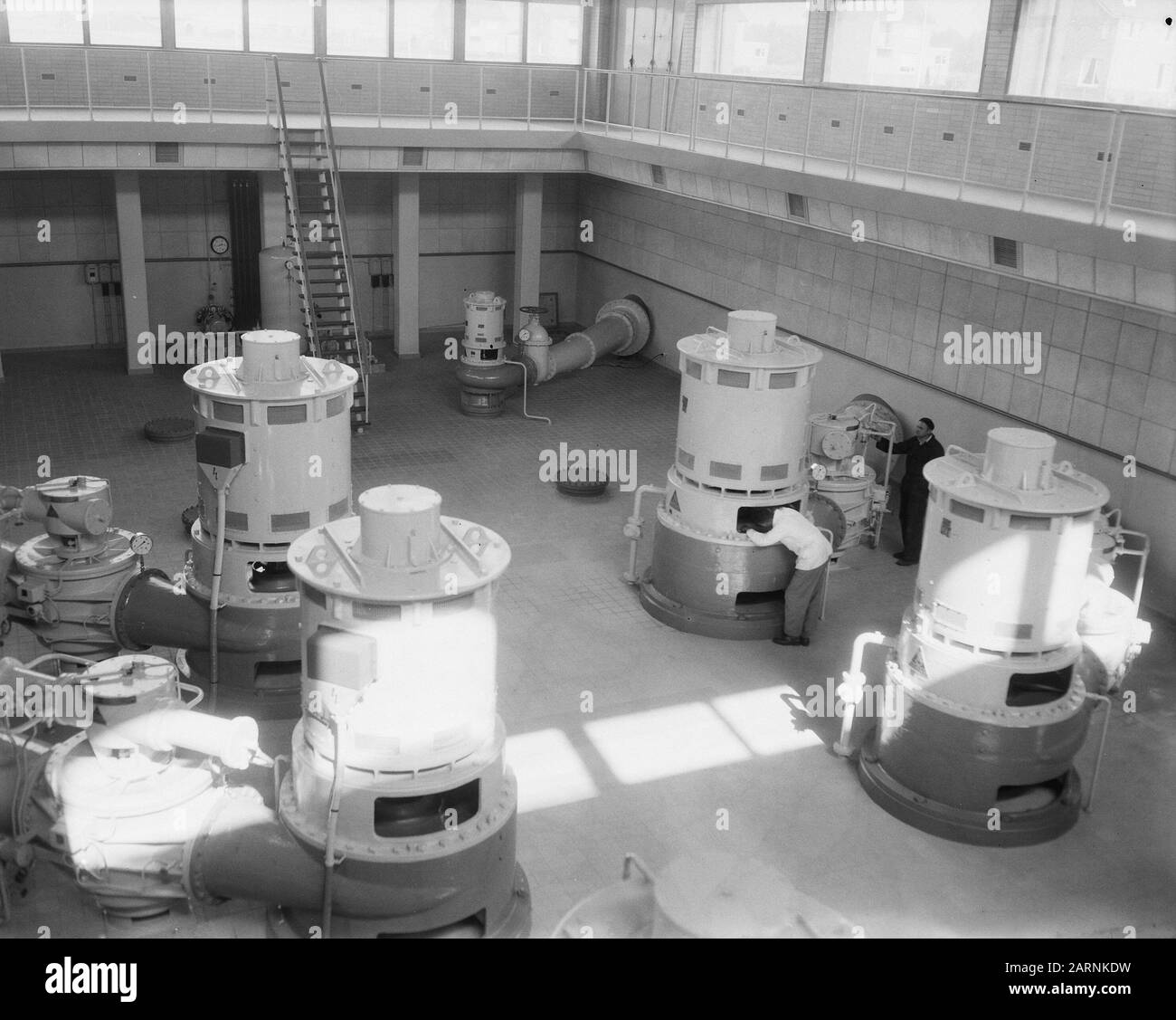 Filtre construit/pompe du NV Watertransportmaatschappij Rhin-Kennemerland à Jutphaas Date : 6 septembre 1957 lieu : Jutphaas Banque D'Images