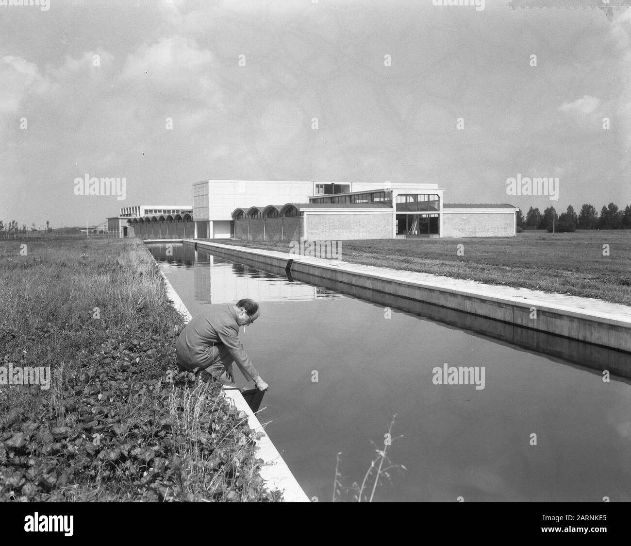 Filtre construit/pompe du NV Watertransportmaatschappij Rhin-Kennemerland à Jutphaas Date : 6 septembre 1957 lieu : Jutphaas Banque D'Images