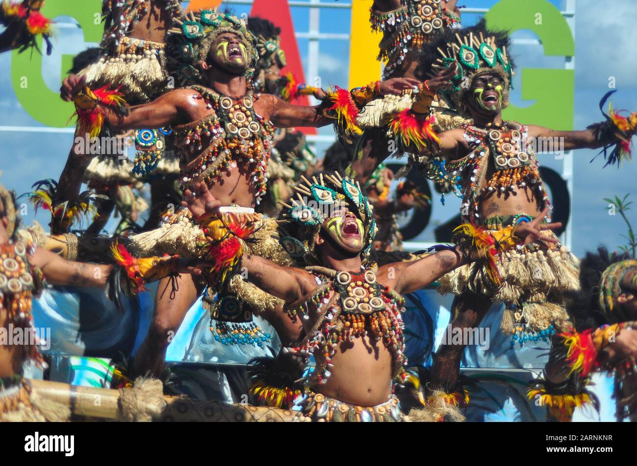 Iloilo, Philippines. 26 janvier 2020. Le festival d'Iloilo Dinagyang est une vitrine du riche patrimoine, de l'histoire colorée, de la dévotion passionnée et de l'esprit amusant du peuple Ilonggo. Le festival retrace ses racines en tant que célébration d'action de grâce en l'honneur de Sényor Santo Niño. (Photo De Joseph C. Coriales/Pacific Press) Crédit: Pacific Press Agency/Alay Live News Banque D'Images
