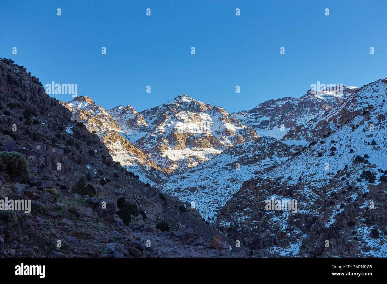 Haut Atlas au Maroc, la plus haute chaîne de montagnes d'Afrique du Nord et  du monde arabe Photo Stock - Alamy