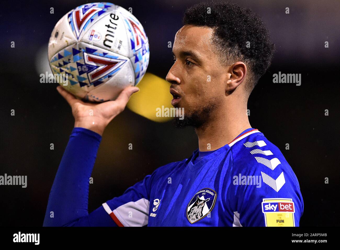 Oldham, ANGLETERRE - 28 JANVIER Cameron Borthwick-Jackson of Oldham Athletic pendant le match de la Sky Bet League 2 entre Oldham Athletic et Mansfield Town à Boundary Park, Oldham le mardi 28 janvier 2020. (Crédit: Eddie Garvey | Mi News) Banque D'Images