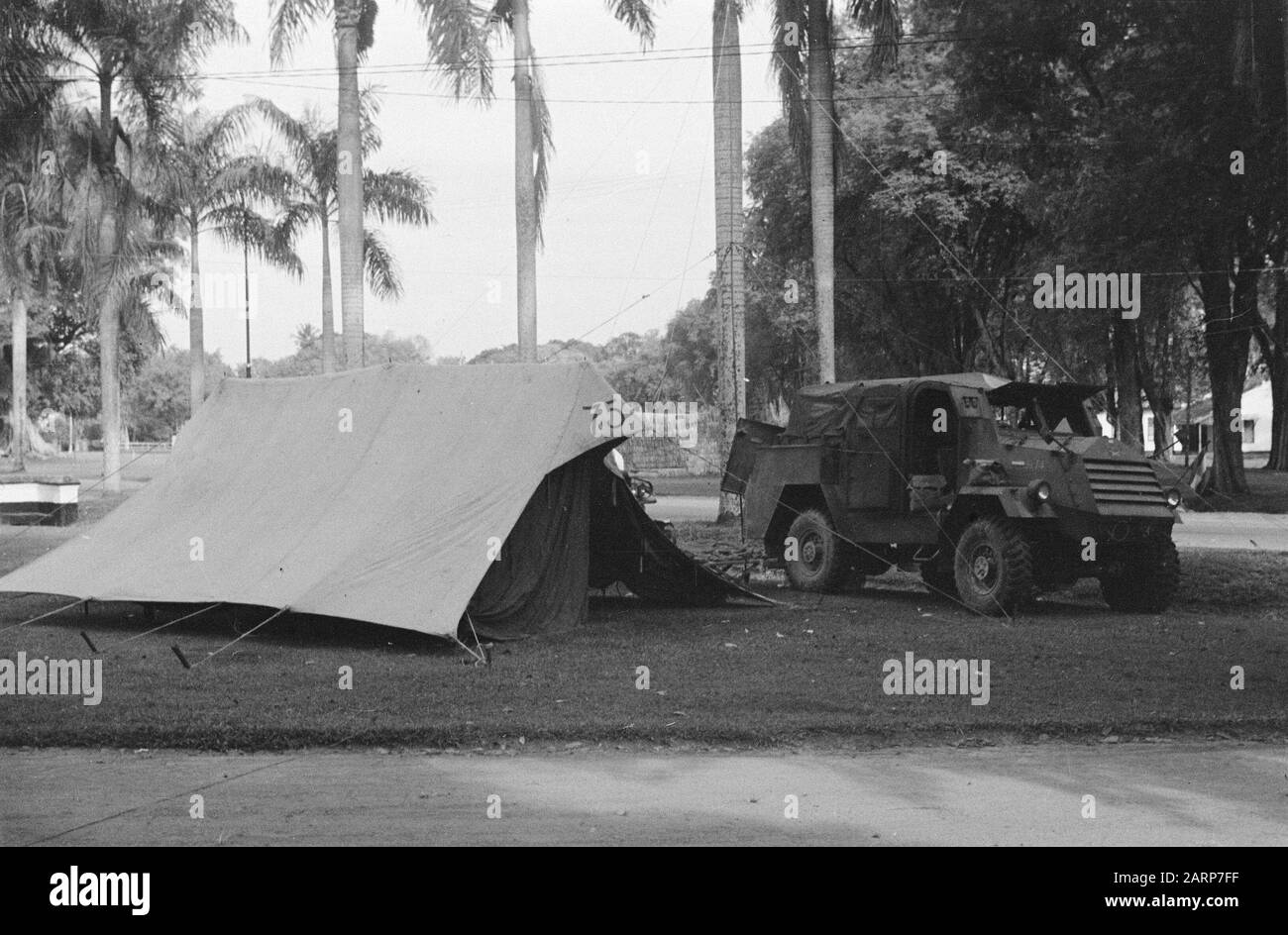 Action Medan (III) Tent et C15TA camion blindé Date : juillet 1947 lieu : Indonésie, Antilles néerlandaises de l'est, Sumatra Banque D'Images