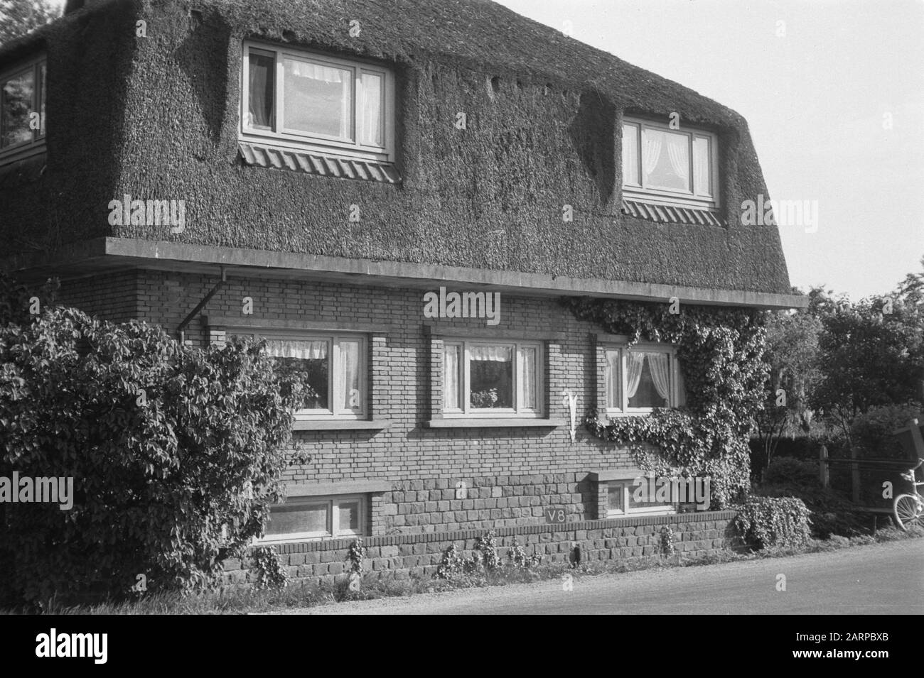 Services culturels à points fixes Huis te Vianen (subdivision Vijfheerenlanden) Annotation : V-8. Mots clés : consolidation des terres, ajustements des eaux de terrain Banque D'Images Services culturels à points fixes Huis te Vianen (subdivision Vijfheerenlanden) Annotation : V-8. Mots clés : consolidation des terres, ajustements des eaux de terrain Banque D'Images