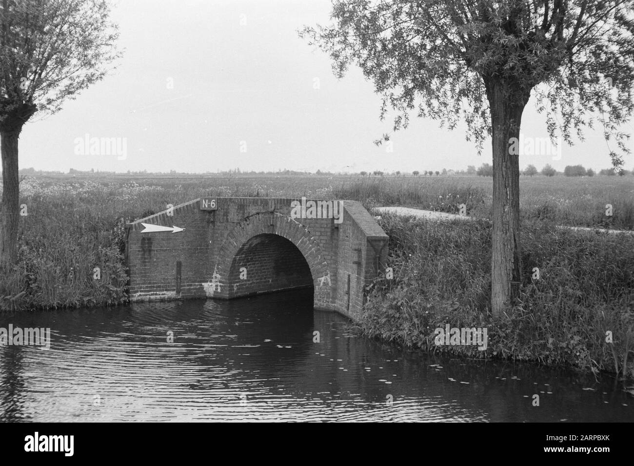 Services Culturels À Points Fixes Diver À Nieuwland (Subdivision Nieuwland Vijfheerenlanden) Annotation: N-6. Cinq Heerenlanden mots clés : consolidation des terres, ajustements des eaux de terrain Banque D'Images