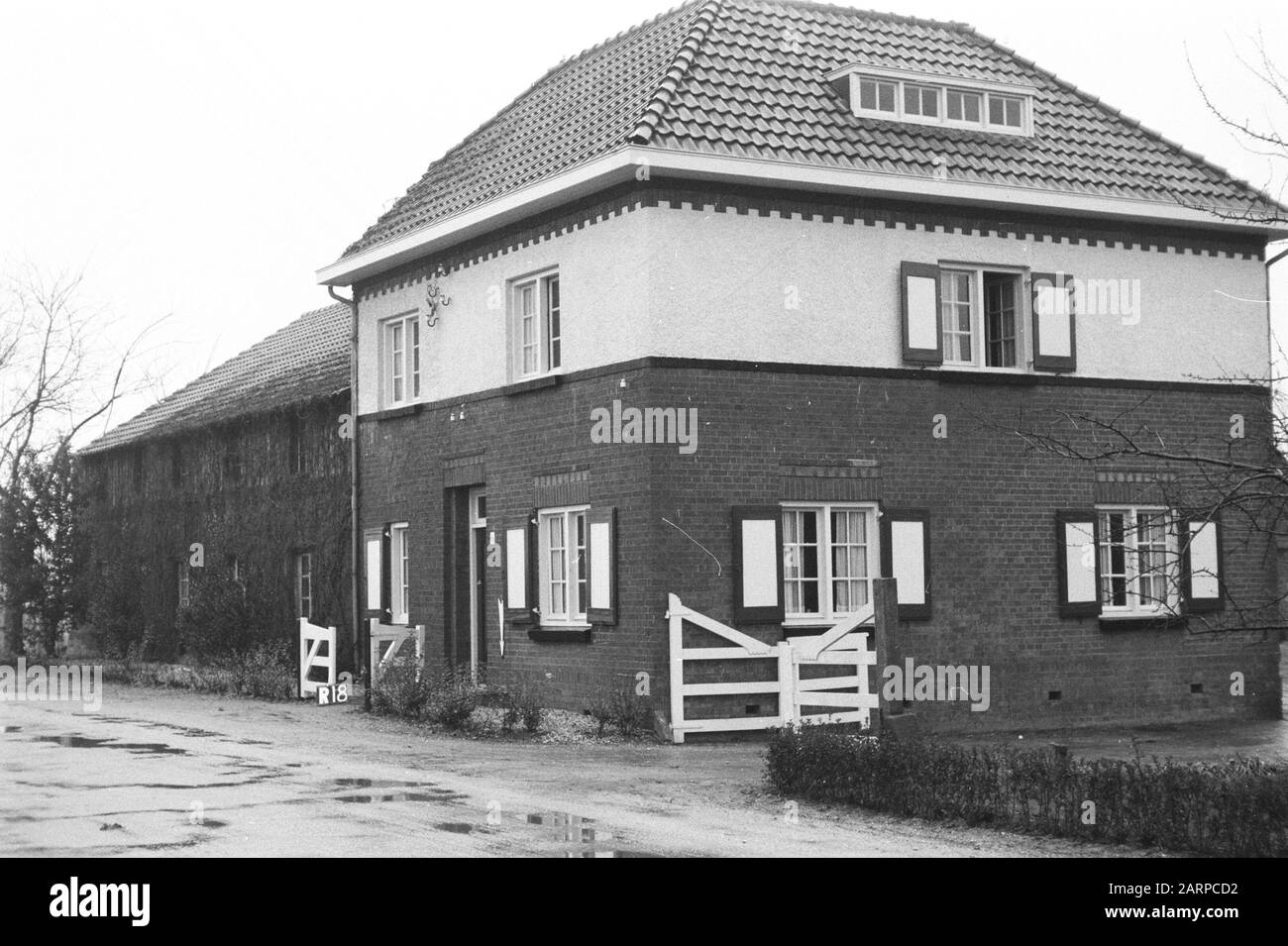 Bâtiment Du Service Culturel À Points Fixes À Ravenstein (Terre De Ravenstein) Annotation : R-18. Mots clés : consolidation des terres, ajustements des eaux de terrain Banque D'Images Bâtiment Du Service Culturel À Points Fixes À Ravenstein (Terre De Ravenstein) Annotation : R-18. Mots clés : consolidation des terres, ajustements des eaux de terrain Banque D'Images