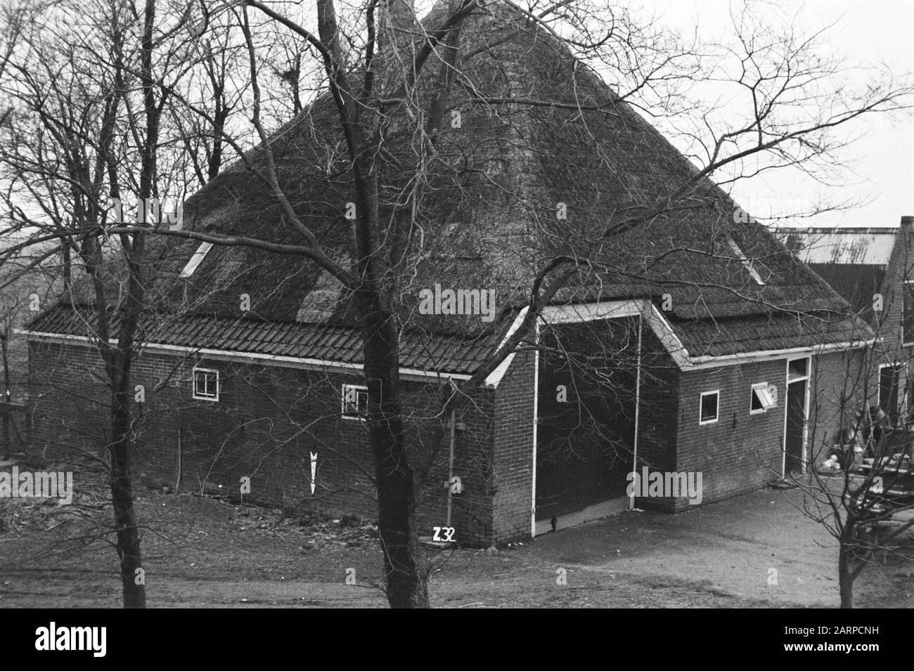 Points fixes Culturetechnical Service Barn van boerderij à Zijpe (division terrestre Zijpe- en Hazepolder) Annotation: Z-32. -Holland mots clés : consolidation des terres, ajustement des eaux de terrain Banque D'Images Points fixes Culturetechnical Service Barn van boerderij à Zijpe (division terrestre Zijpe- en Hazepolder) Annotation: Z-32. -Holland mots clés : consolidation des terres, ajustement des eaux de terrain Banque D'Images