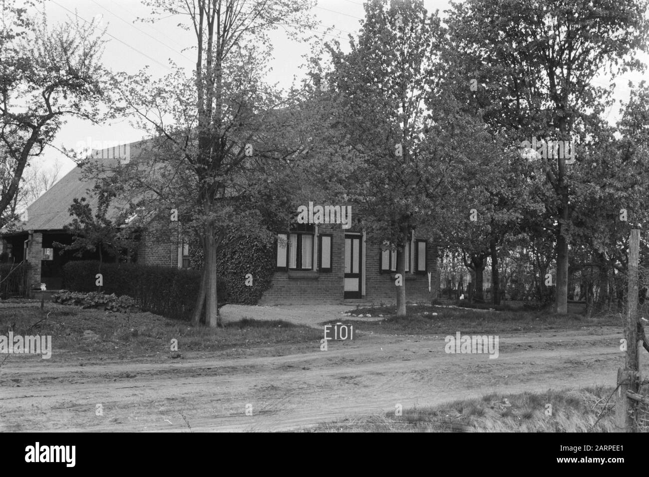 Service culturel à points fixes Huis te Eibergen (racks de consolidation des terres) Annotation : E-101. Terreinwatermodifications Banque D'Images Service culturel à points fixes Huis te Eibergen (racks de consolidation des terres) Annotation : E-101. Terreinwatermodifications Banque D'Images
