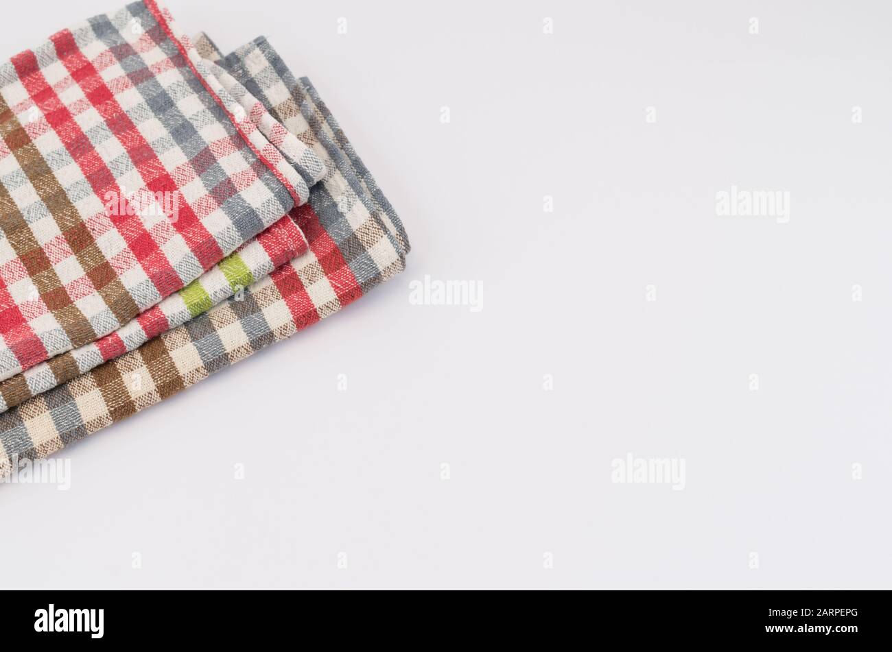 les objets textiles continuent de vivre - serviettes sur fond blanc Banque D'Images