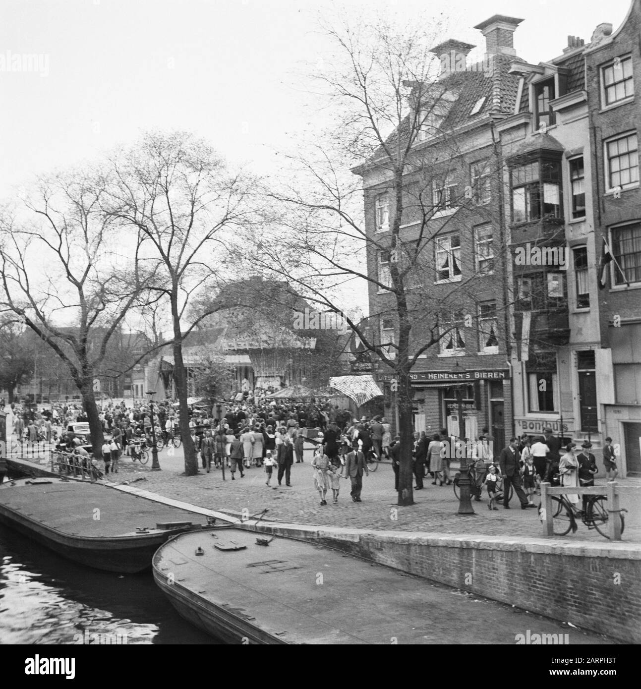Les divertissements populaires à Amsterdam. Rép. Des diverses festivités liées à la libération dans la capitale [Foire aux Amstelvelvelvelvelveld] Date: Mai 1945 lieu: Amsterdam, Noord-Holland mots clés: Festivals de libération, deuxième Guerre mondiale Banque D'Images