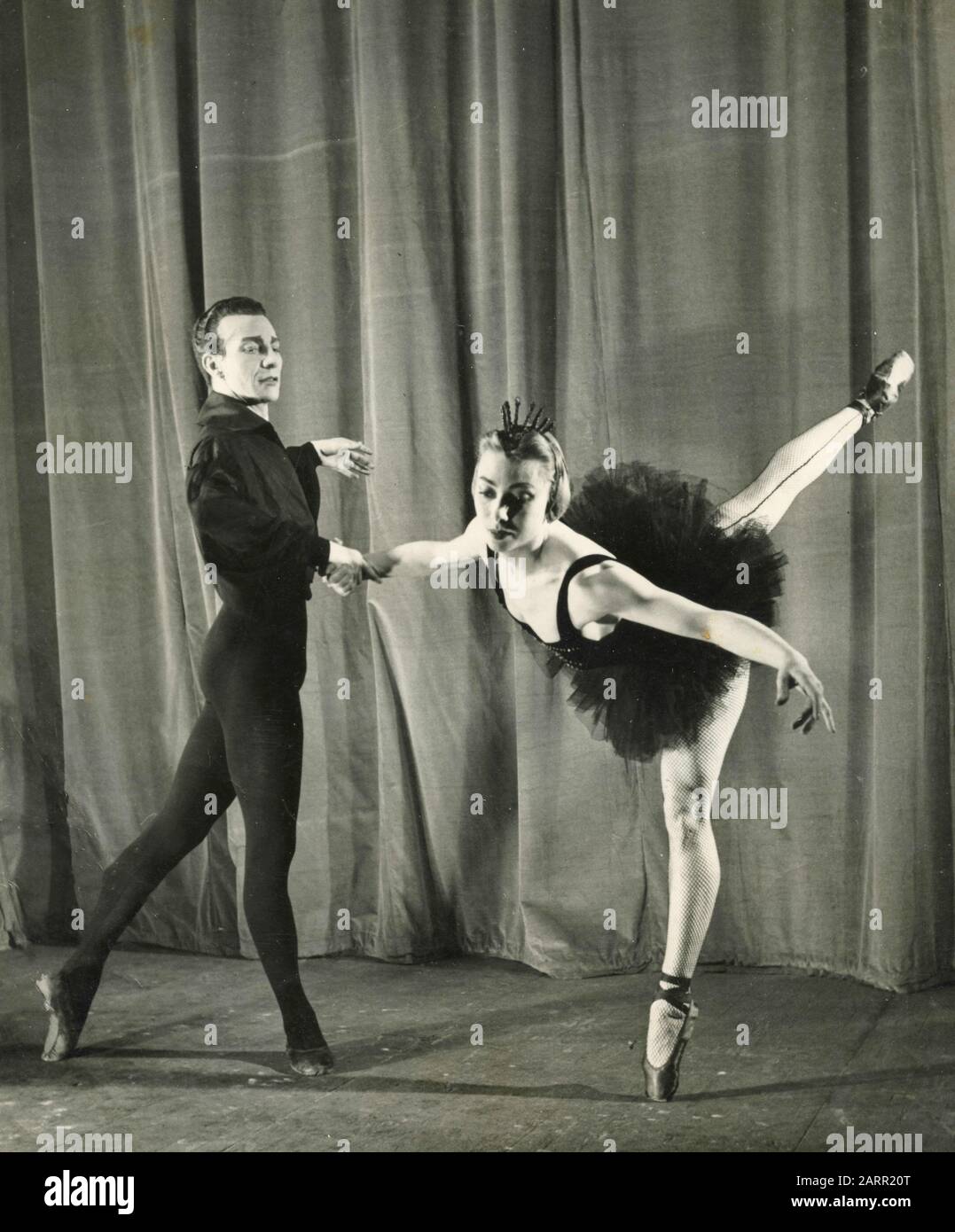 Les danseurs Erik et Lisa Bidsted ont joué au mariage d'Aurora, Copenhague, Danmark 1948 Banque D'Images