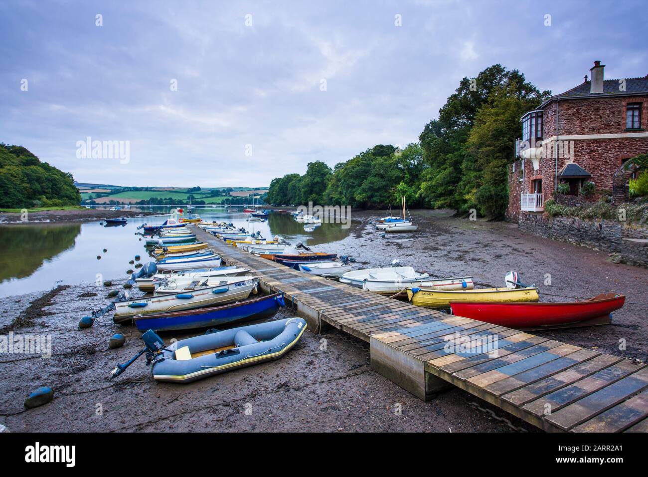 Le ponton et le port, à Stoke Gabriel sur la rivière Dart. Banque D'Images