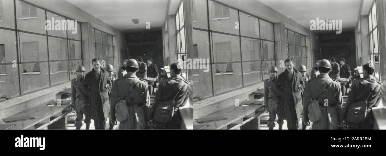 Émeutes à l'université : lutte entre fascistes et communistes, arrestation de la police, Rome, Italie le 16 mars 1968 Banque D'Images