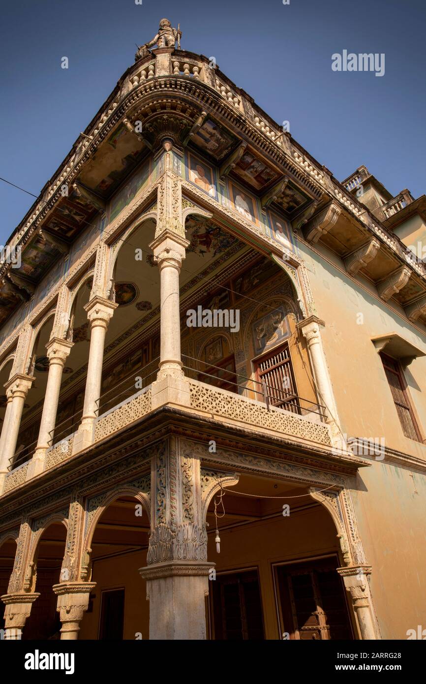 Inde, Rajasthan, Shekhawati, Nawalgarh, la façade pilée de Parasrampuria Heritage Haveli Banque D'Images