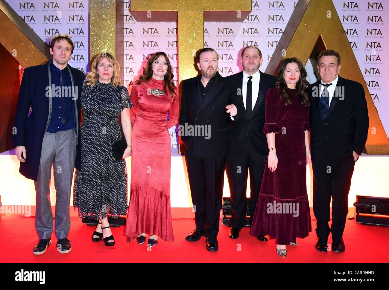 Tom Basden, Kerry Godliman, Diane Morgan, Ricky Gervais, Tony Way, JO  Hartley et invité (de gauche à droite) lors des National Television Awards  à la London's O2 Arena Photo Stock - Alamy