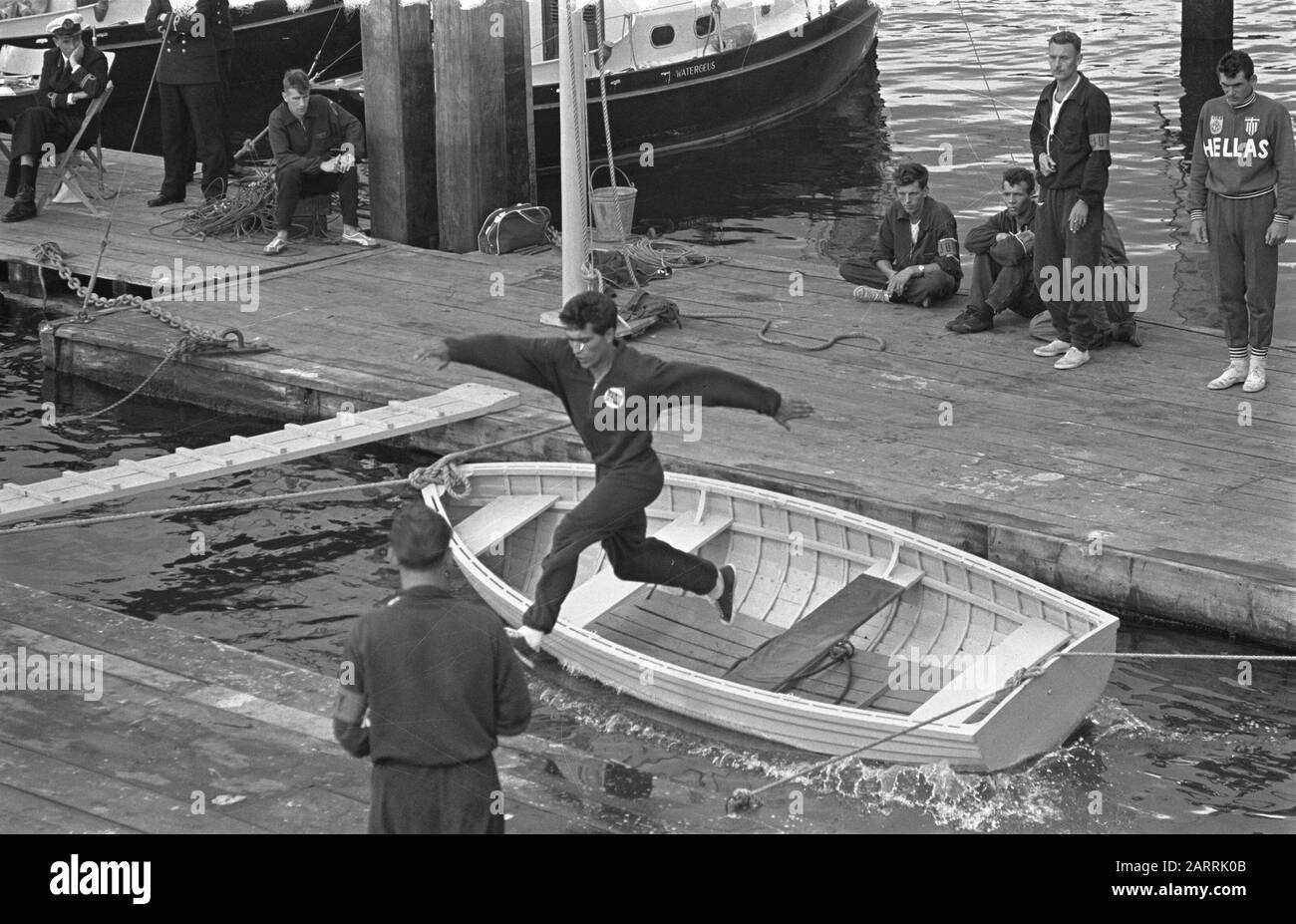 Seaweek 1959 à Den Helder, chefs de l'amiral Burghart, commandant des forces navales, essais de marin. Italien Davino en action Date : 15 juillet 1959 Banque D'Images