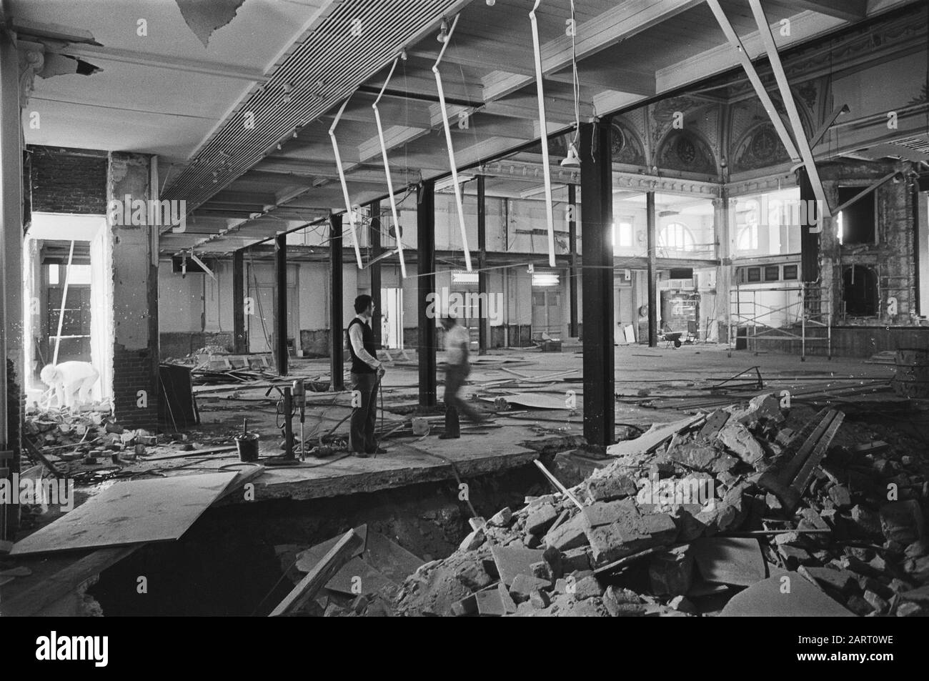 Ailes de démolition de Kurhaus en relation avec la restauration, la restauration des dômes Date: 29 juillet 1976 mots clés: Démolition, restaurations Nom de l'institution: Kurhaus Banque D'Images