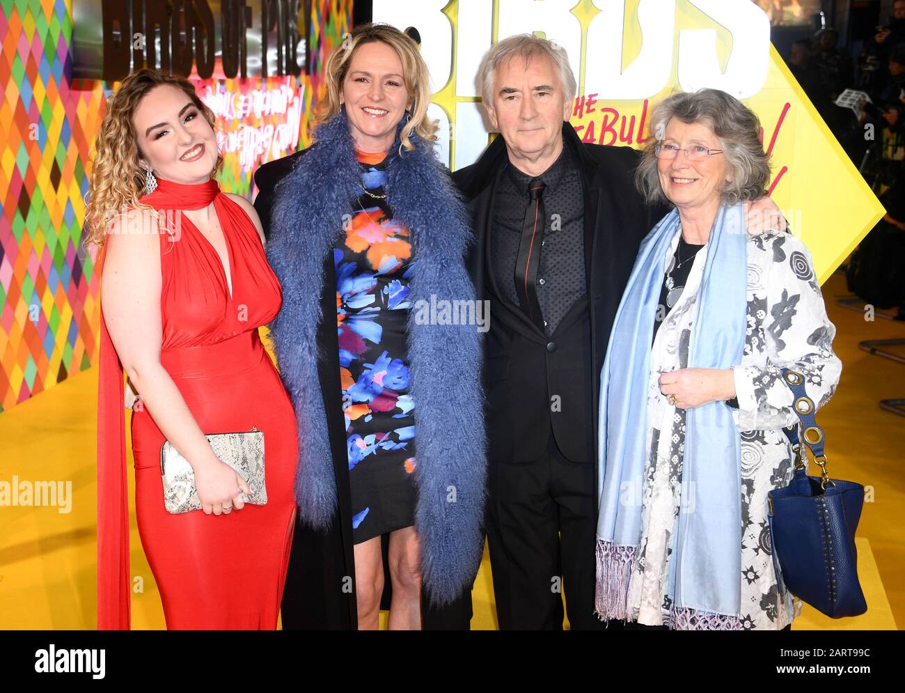 Denis Lawson (deuxième à droite) et la famille participant à la première mondiale des oiseaux de Prey et à l'Emancipation Fantabulé D'Un Harley Quinn, tenue au BFI IMAX à Londres. Banque D'Images