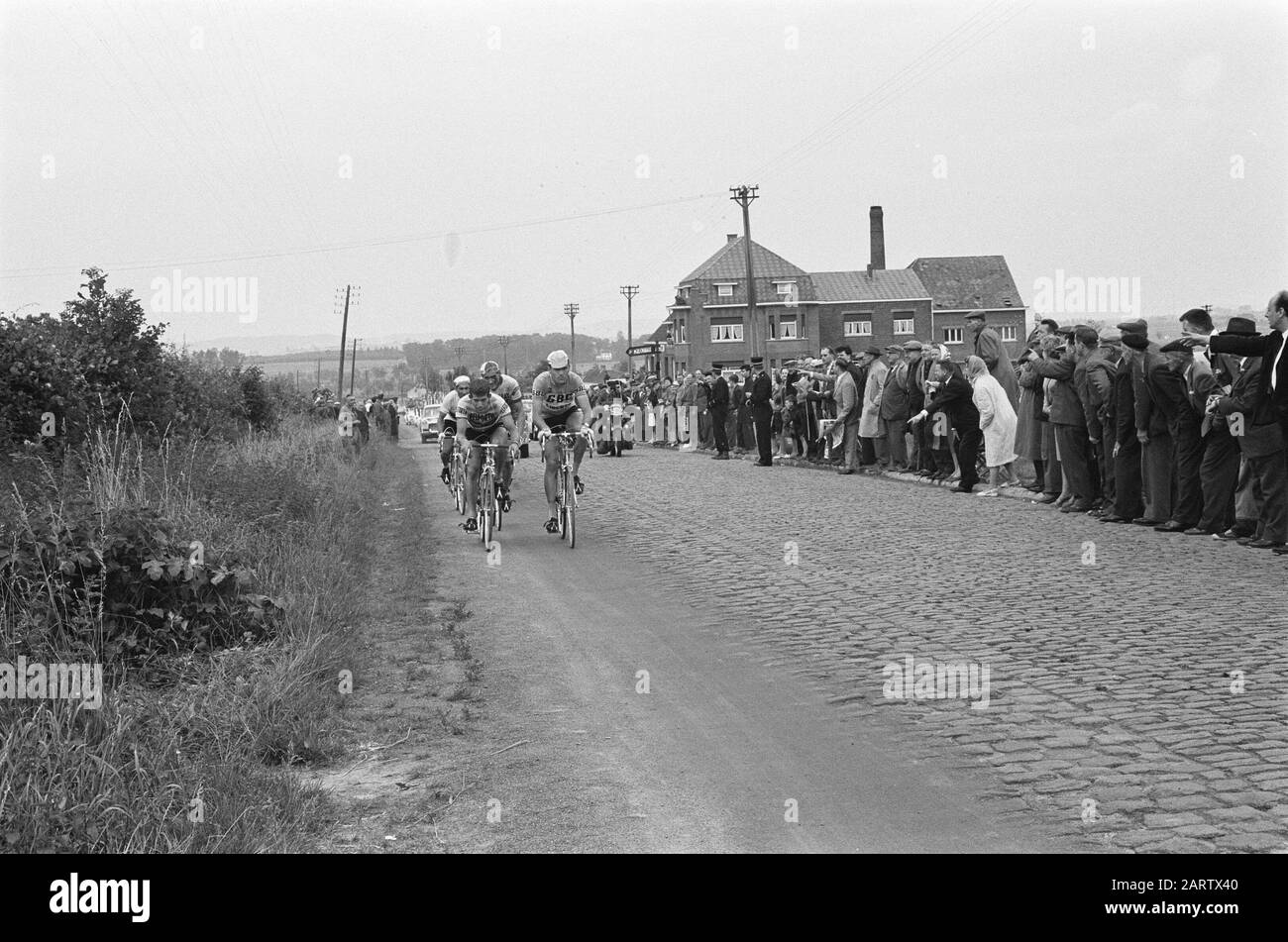 Au cours de la 4ème étape Roubaix-Rouen, tourner à gauche Enthoven, à droite Anglade.; Banque D'Images