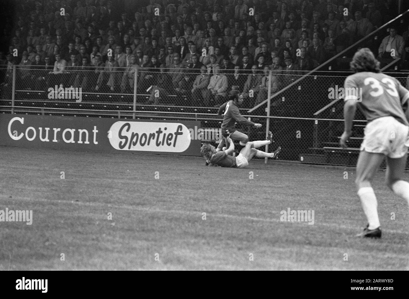 Telstar vs Twente 0-0. Moment du jeu Date: 7 octobre 1973 lieu: Velsen mots clés: Sport, football Nom de l'institution: Telstar Banque D'Images