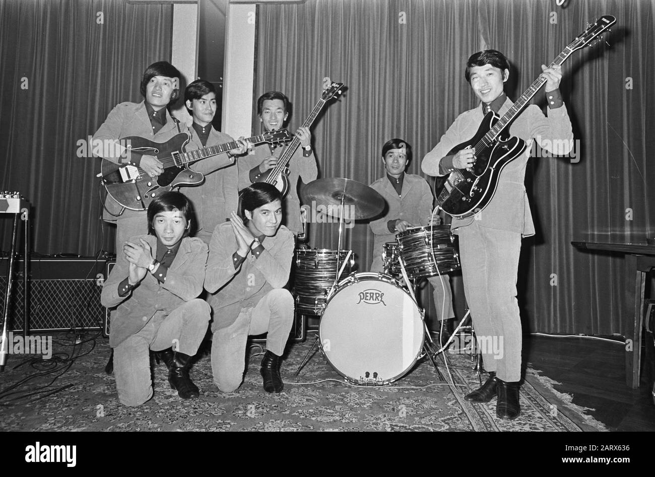 Archives nationales Groupe japonais Les araignées dans notre pays Date : 25 octobre 1966 Banque D'Images