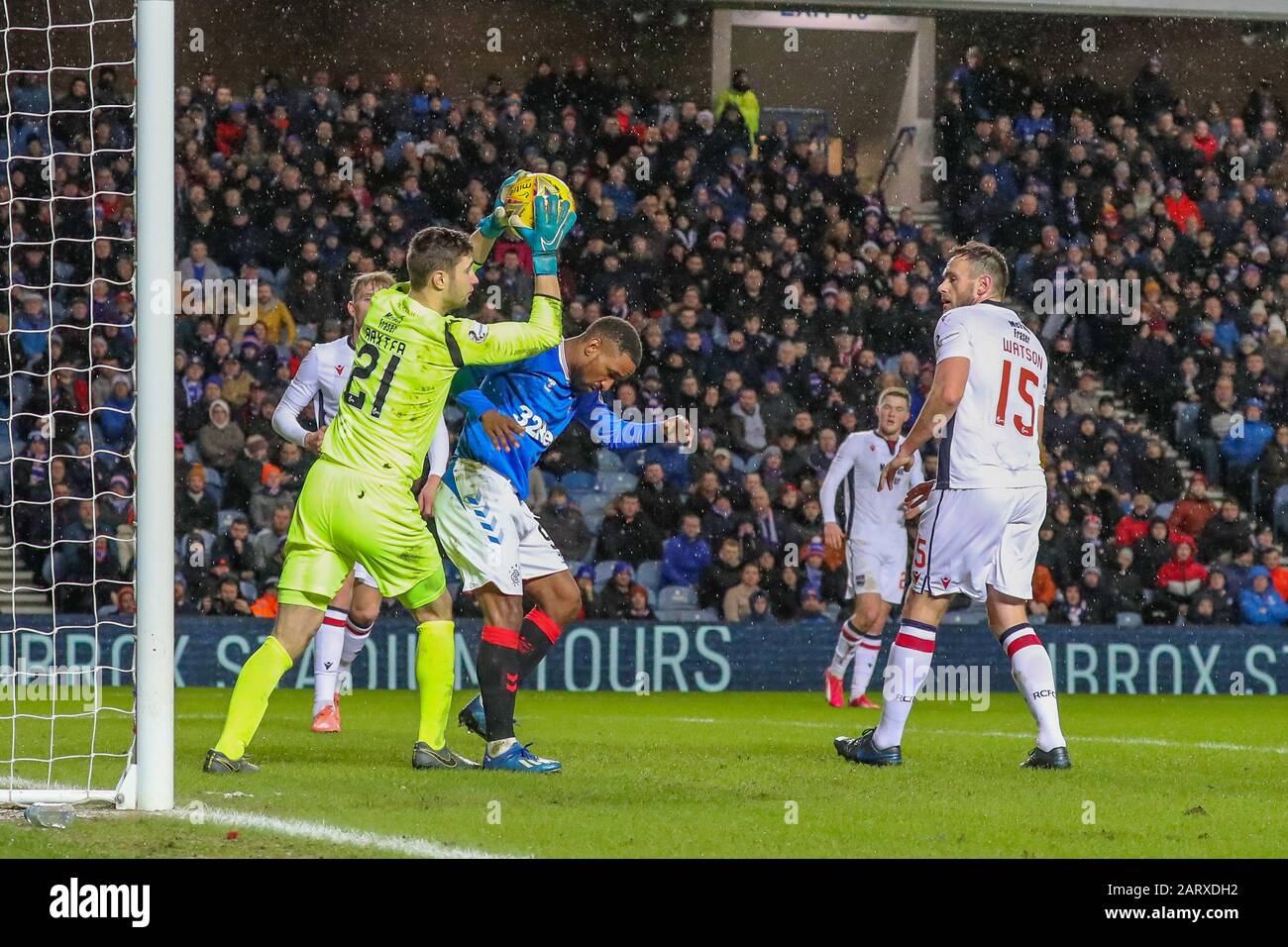 Glasgow, Royaume-Uni. 29 janvier 2020. Le Rangers FC a joué contre Ross County dans un match de la ligue écossaise de première ligue au stade de football Ibrox, à Glasgow, en Écosse. C'est un jeu important pour les Rangers qui sont assis 2ème dans la ligue.les Rangers ont gagné 2 - 0 et Jermain Defoe qui avait marqué le premier but a été porté avec une blessure grave à sa jambe. Crédit: Findlay / Alay News Banque D'Images