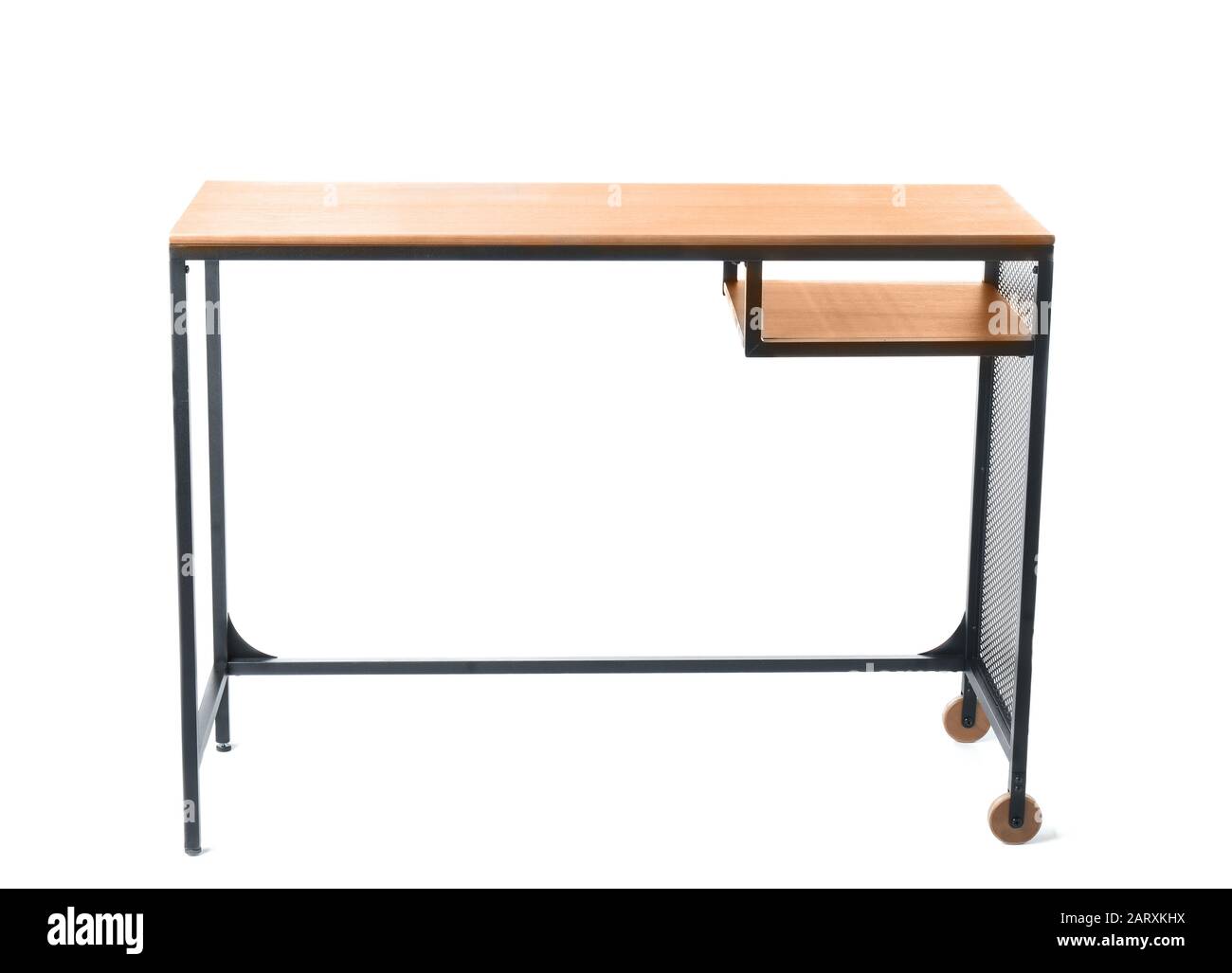 Table élégante sur fond blanc Banque D'Images