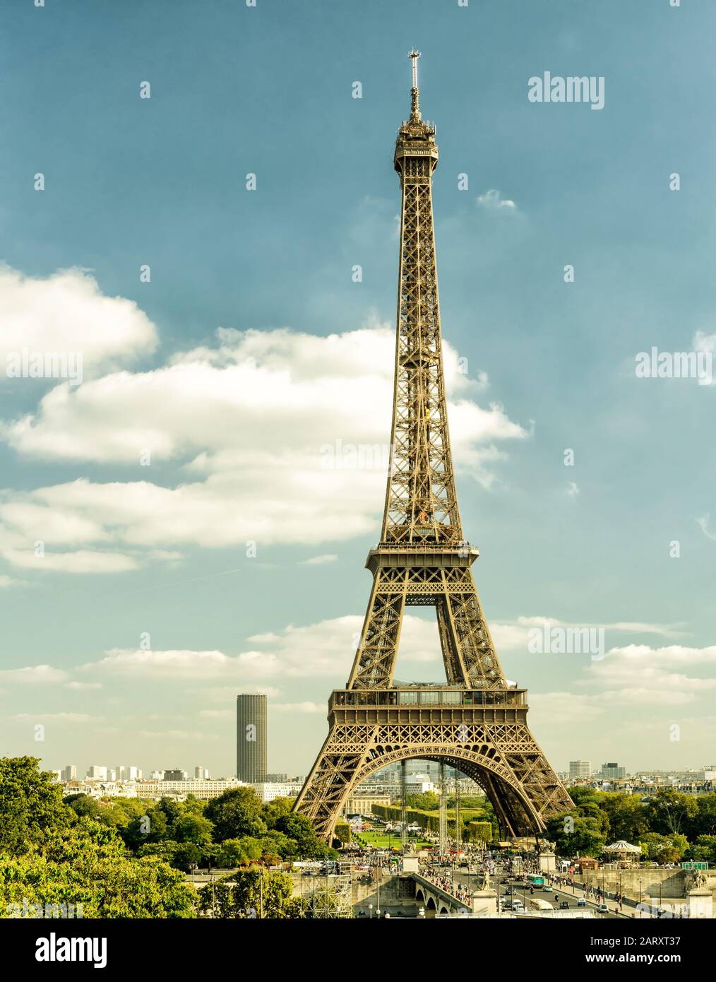 Horizon de Paris avec la tour Eiffel, France. Photo vintage. Banque D'Images