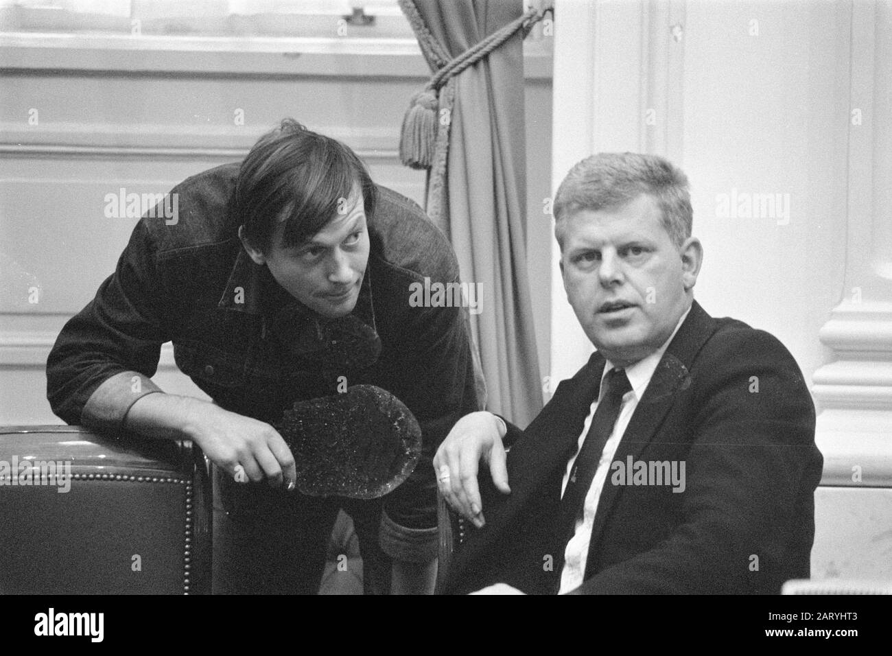 Interpellation de la deuxième chambre VVD sur la politique économique sociale; 2 Duisenberg, 3 Wiegel au mot Date: 1 novembre 1977 mots clés: Politique Banque D'Images