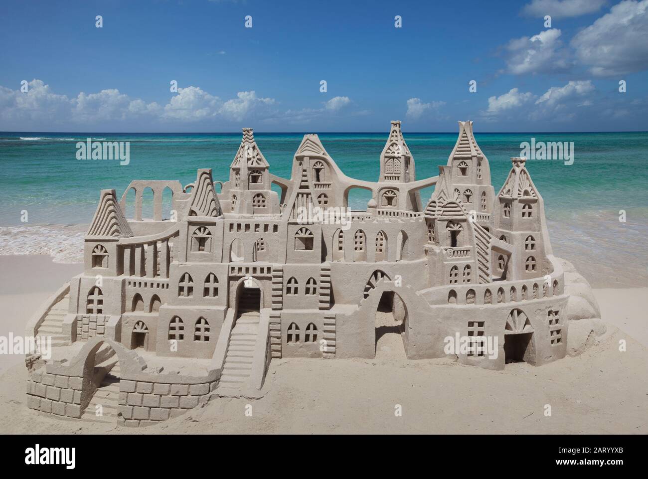 Château de sable sur la plage Banque D'Images