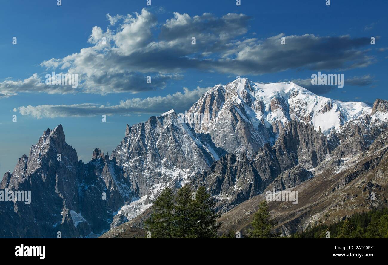 Mont blanc dans la vallée d'Aoste, Italie Banque D'Images