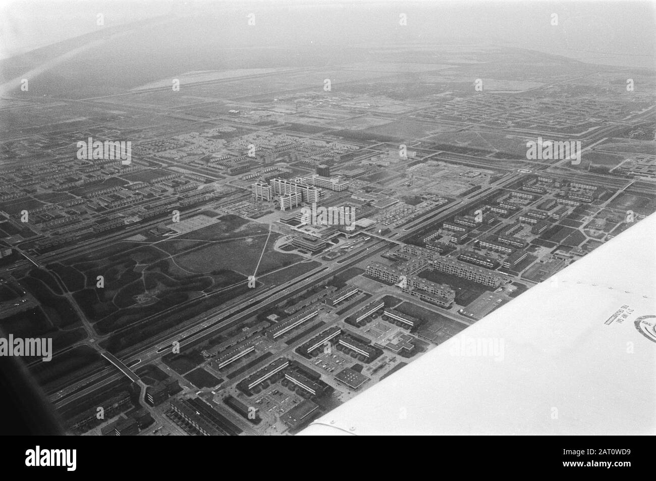Tsiganes de la famille Romanov installé sur un camping à Lelystad une photographie aérienne Date : 3 mars 1977 lieu : Flevoland, Lelystad mots clés : aérien Banque D'Images