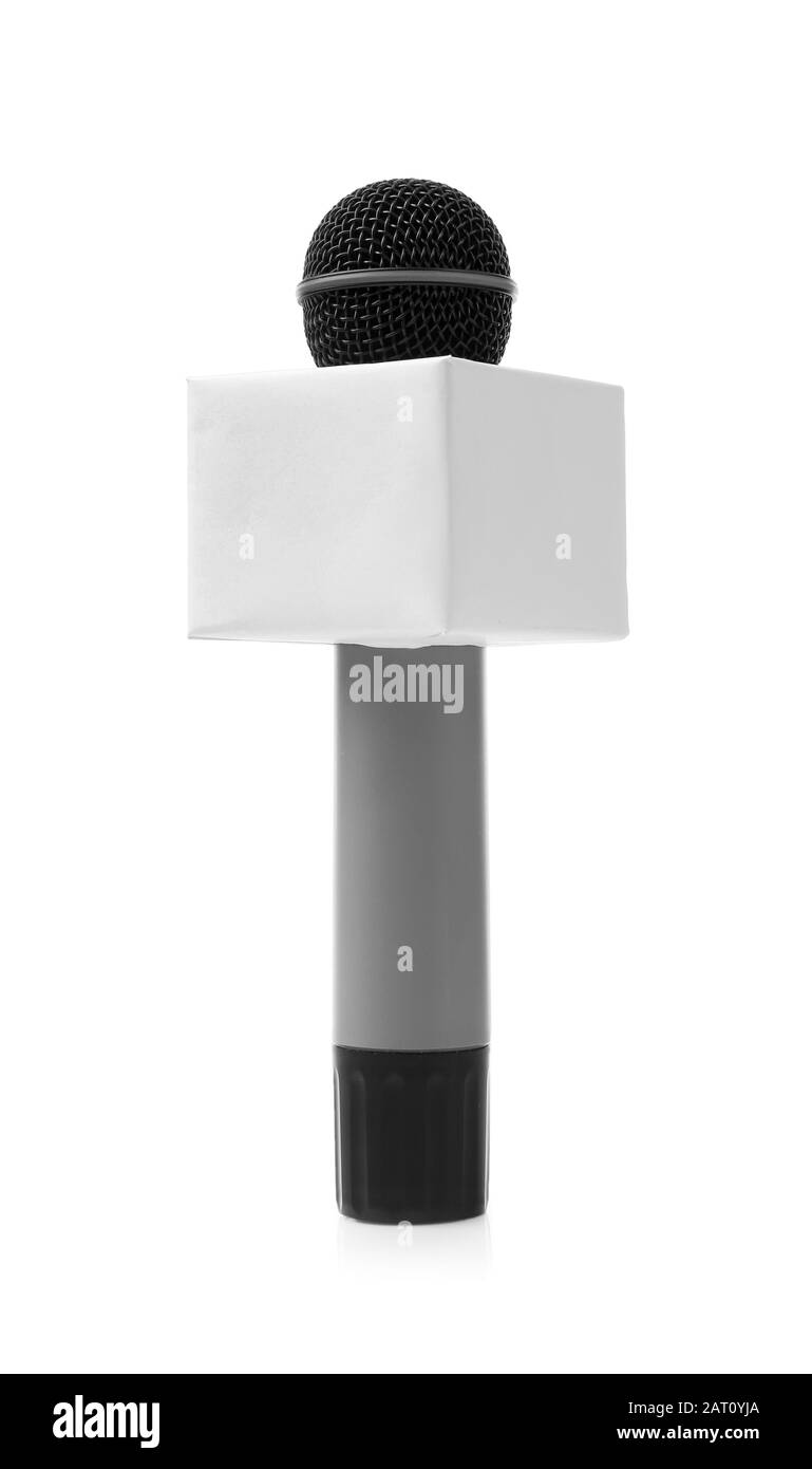 Microphone du journaliste sur fond blanc Banque D'Images