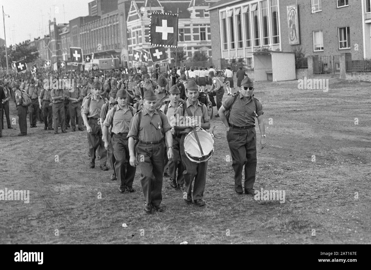 Premier Jour Quatre Jours Nimègue. Armée suisse Date: 25 juillet 1967 lieu: Nijmegen mots clés: MITAIREN, FOURDAY Banque D'Images