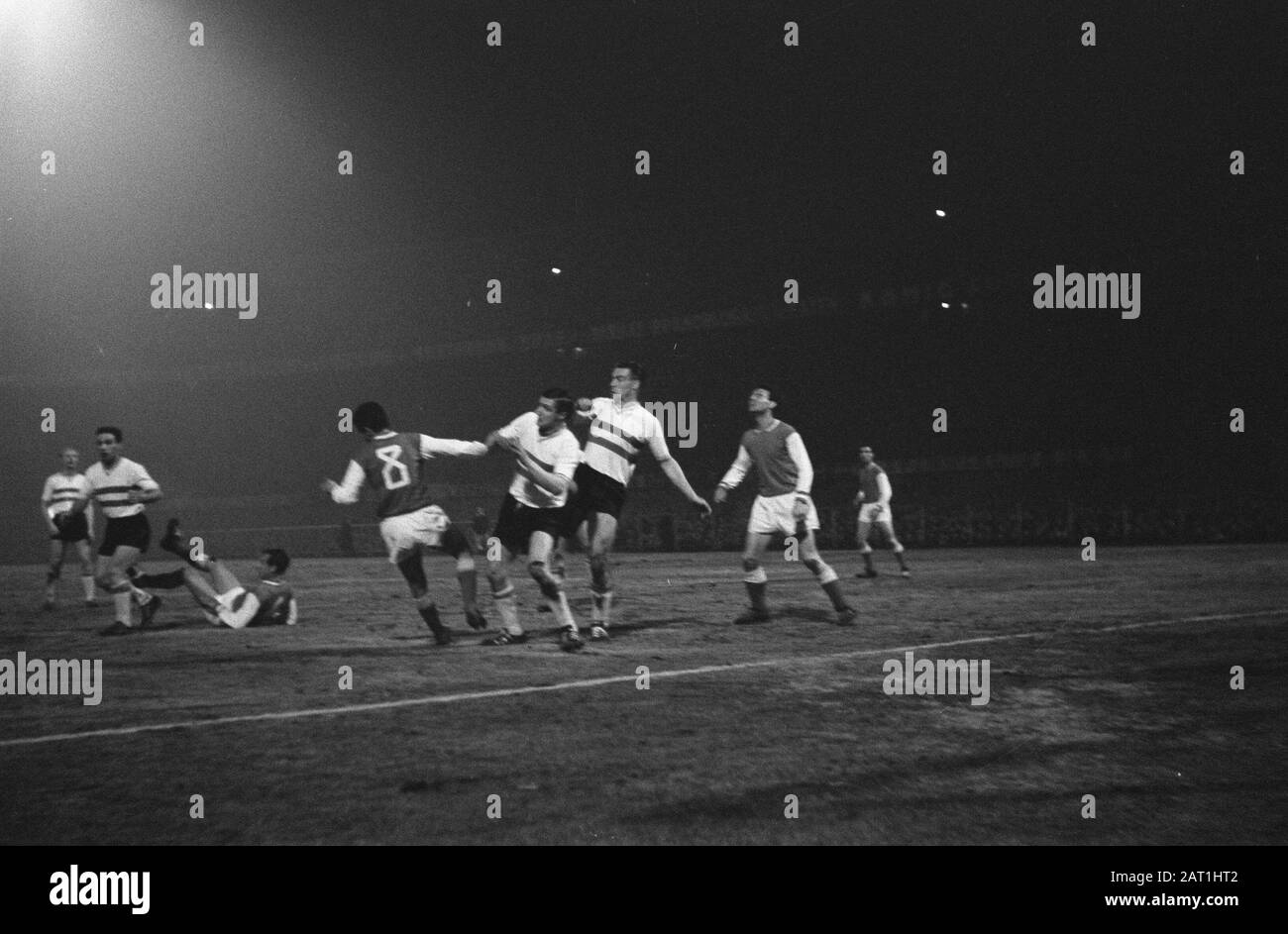 Coupe Europa 1. Feyenoord contre Reims 1-1. Moments de jeu Date: 13 mars 1963 lieu: Rotterdam, Zuid-Holland mots clés: Sport, football Nom de l'institution: Feyenoord Banque D'Images