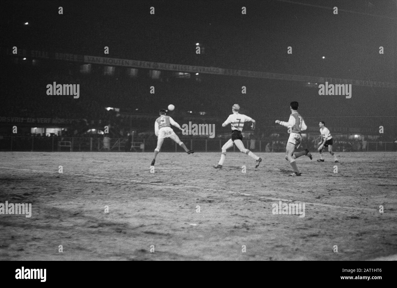 Coupe Europa 1. Feyenoord contre Reims 1-1. Moments de jeu Date: 13 mars 1963 lieu: Rotterdam, Hollande-Méridionale mots clés: Sport, football Nom de l'institution: Feyenoord Banque D'Images