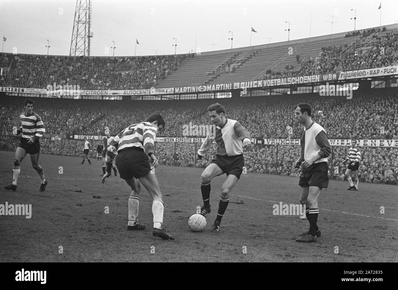 Feyenoord Contre Xerxes Et Dhc 0-1, Game Moments Date: 17 Décembre 1967 Mots Clés: Sport, Football Institution Nom: Feyenoord, Xerxes Banque D'Images