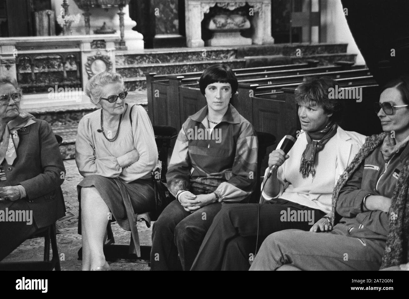 La prière et Le Jeûne à Moïse et à Aaron Church à Adam ont commencé comme soutien au peuple d'El Salvador. Irene et Mme Klompe Date: 4 avril 1982 lieu: Amsterdam, Noord-Holland mots clés: Événements Nom personnel: Irene, princesse Banque D'Images