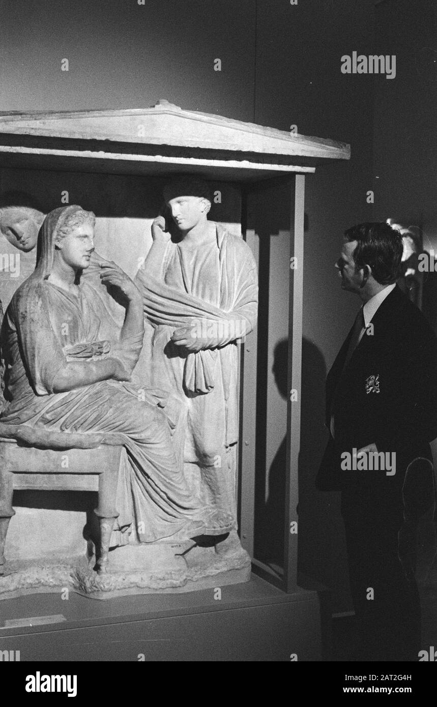 Rénovation du Musée national des Antiquités de Leiden; rouvrez au public des autels Sculptés pour la Déesse Nehalennia Date: 3 avril 1979 lieu: Leiden, Zuid-Holland mots clés: Sculptures, musées, ouvertures Nom de l'établissement: Rijksmuseum Banque D'Images