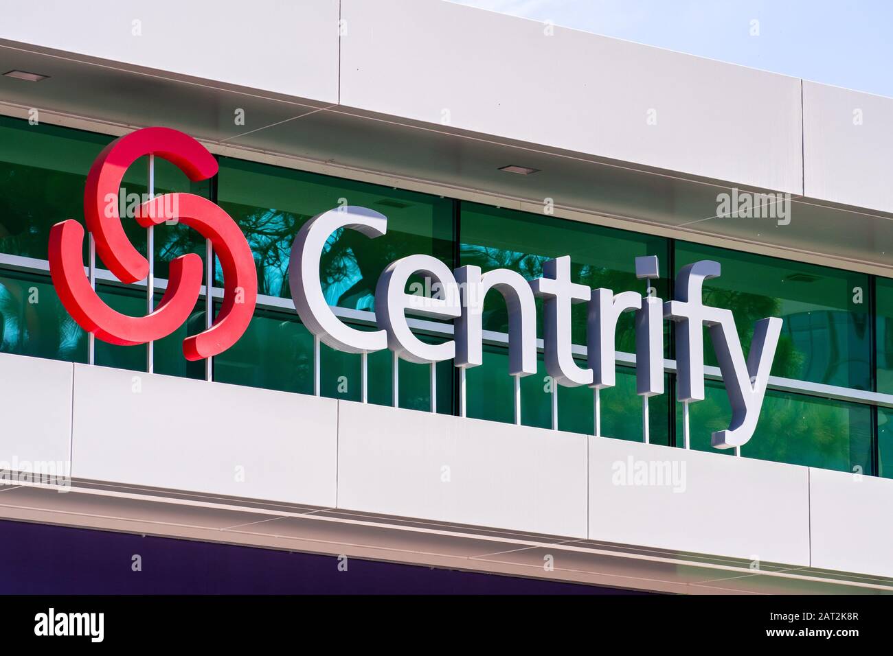 30 juillet 2019 Santa Clara / CA / USA - Centarify logo à leurs hedquarters dans la Silicon Valley; Centarify Corporation est une société américaine de cybersécurité Banque D'Images